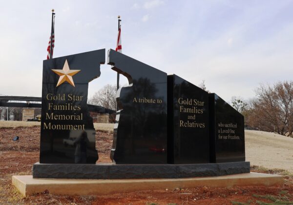 DECATUR-MORGAN COUNTY GOLD STAR FAMILIES MEMORIAL MONUMENT FRONT