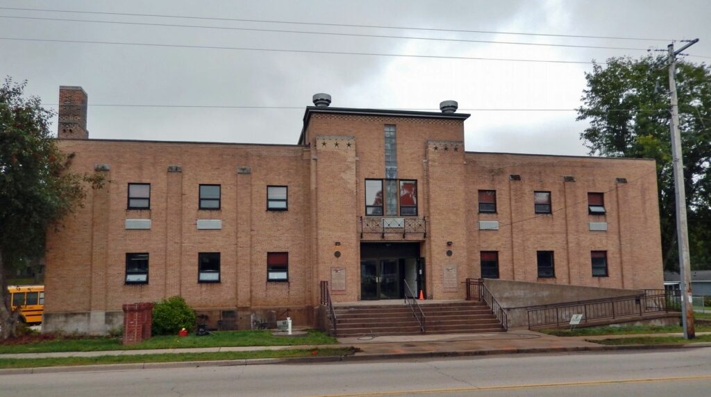 CITY OF PLATTEVILLE WAR MEMORIAL ARMORY