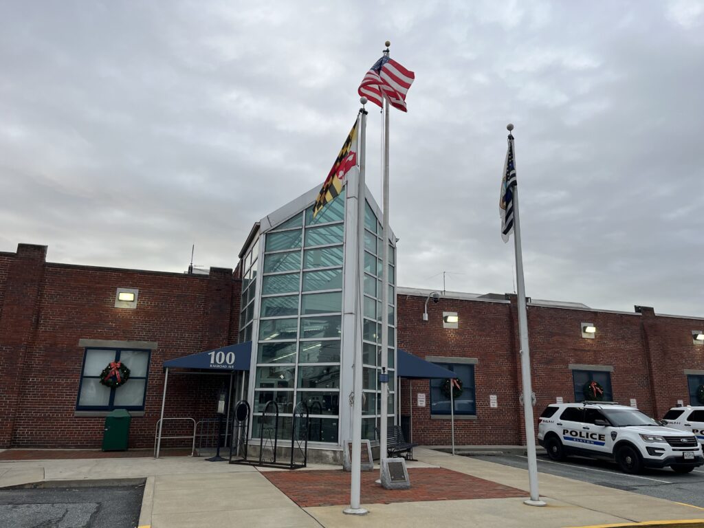 “FLAG POLE” ELKTON MUNICIPAL BUILDING WAR MEMORIAL