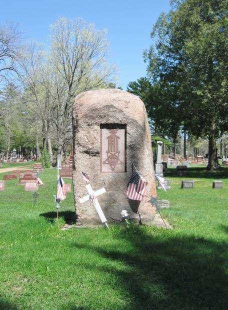 PINE GROVE CEMETERY G.A.R. CIVIL WAR MEMORIAL