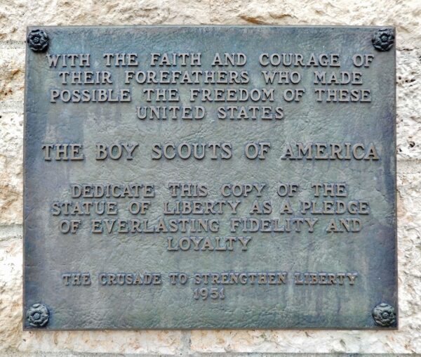 DECORAH REPLICA OF THE STATUE OF LIBERTY MEMORIAL PLAQUE