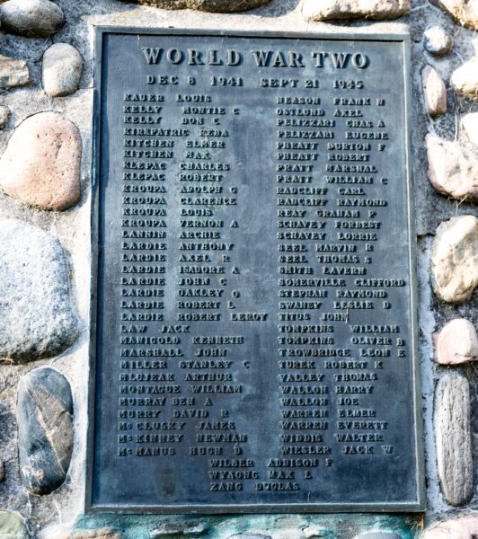 PENINSULA TOWN WORLD WARS VETERANS MEMORIAL PLAQUE E