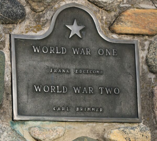 PENINSULA TOWN WORLD WARS VETERANS MEMORIAL PLAQUE B