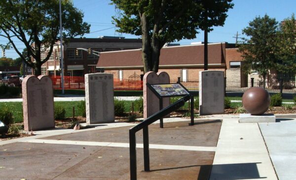 KNOX COUNTY GOLD STAR HONOR ROLL WAR MEMORIAL