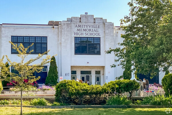 AMITYVILLE MEMORIAL HIGH SCHOOL