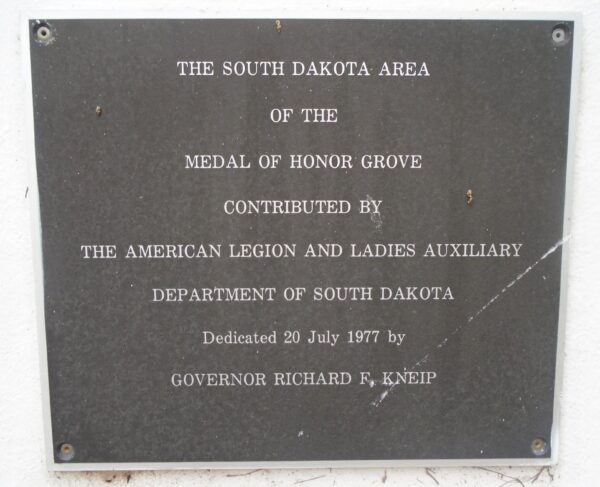 SOUTH DAKOTA MEDAL OF HONOR WAR MEMORIAL GROVE PLAQUE