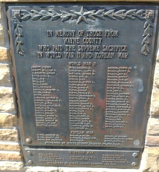 WAYNE COUNTY SUPREME SACRIFICE WAR VETERANS MEMORIAL PLAQUE