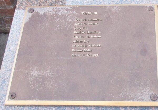 KNOX COUNTY VETERANS MEMORIAL PLAQUE E