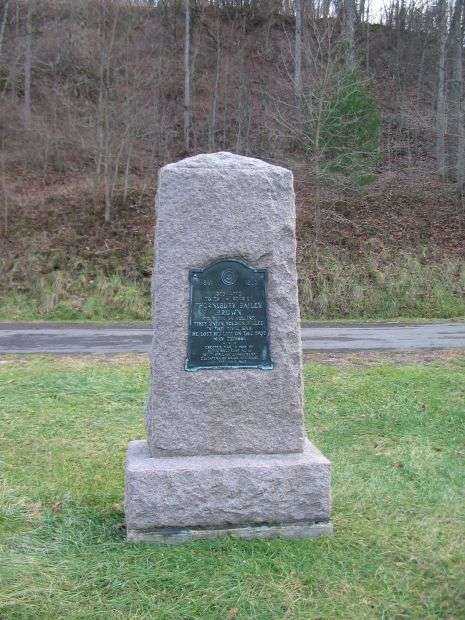 THORNSBURY BAILEY BROWN WAR MEMORIAL
