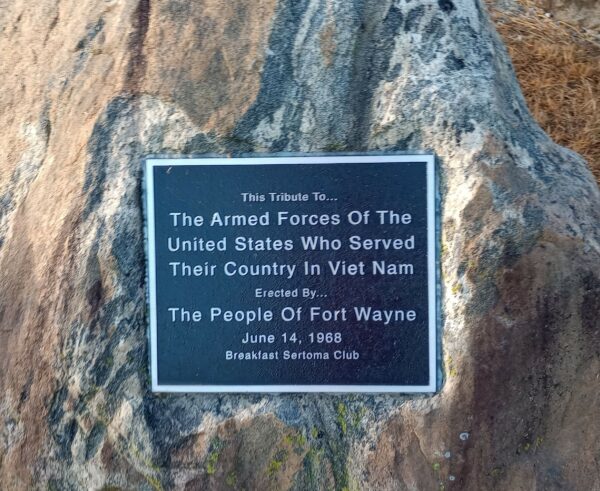 THIS TRIBUTE TO THE ARMED FORCES IN VIET NAM MEMORIAL PLAQUE