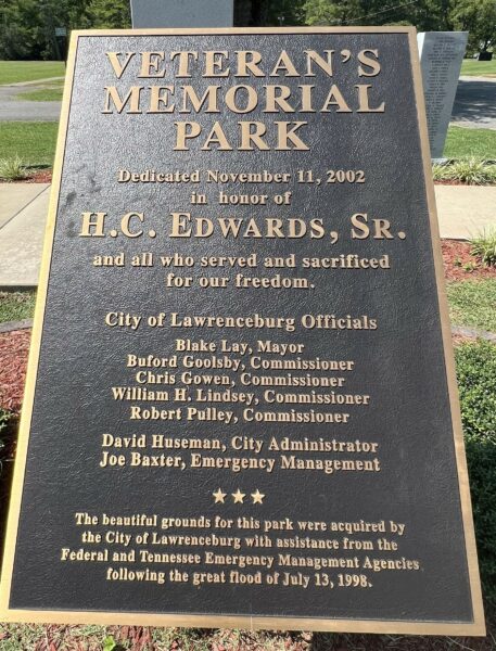 LAWRENCEBURG VETERAN’S MEMORIAL PARK PLAQUE