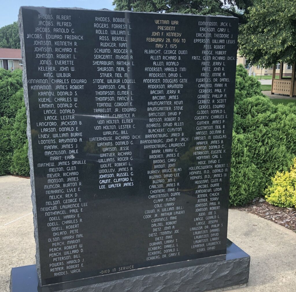 WALNUT WAR VETERANS MEMORIAL STONE F
