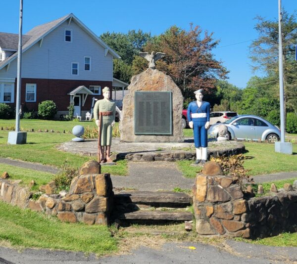 BROWNFIELD HONOR ROLL WORLD WAR II MEMORIAL