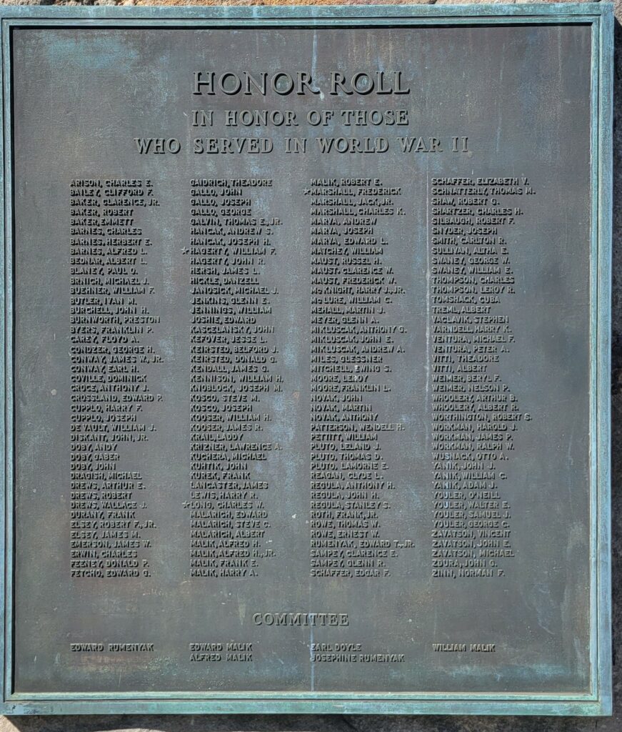 BROWNFIELD HONOR ROLL WORLD WAR II MEMORIAL PLAQUE
