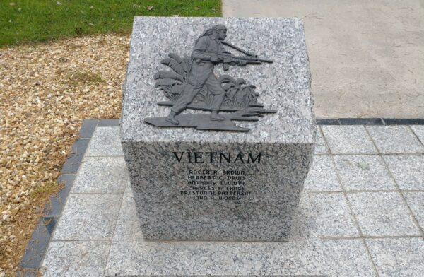 UNION COUNTY WAR MEMORIAL STONE K