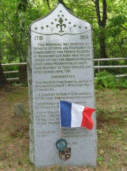 TWO FRENCH SOLDIERS WAR MEMORIAL