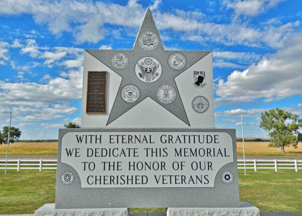OREGON TRAIL MEMORIAL CEMETERY VETERANS MEMORIAL