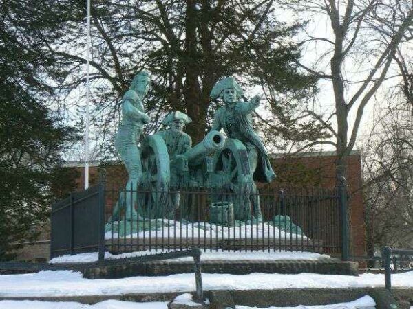 DEFENDER’S MONUMENT