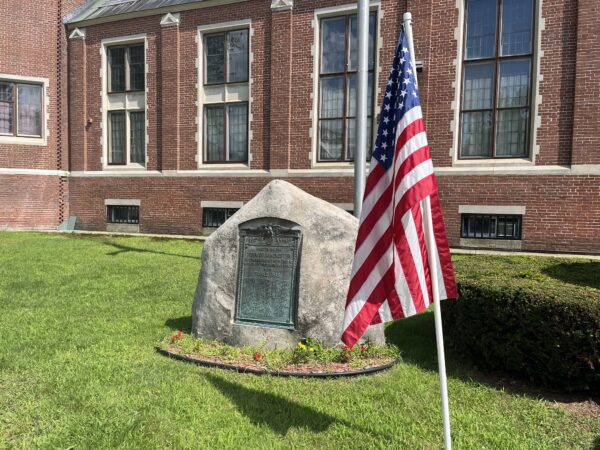TOWN OF WINCHESTER WORLD WAR MEMORIAL