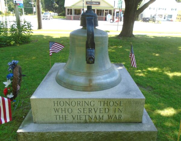 TOWN OF POULTNEY WAR MEMORIAL STONE C