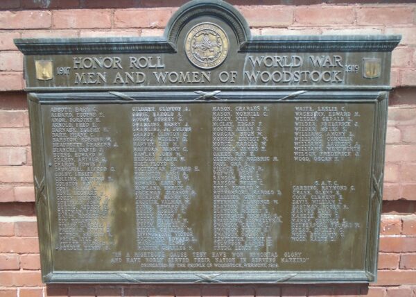 WOODSTOCK, VT WORLD WAR HONOR ROLL MEMORIAL PLAQUE