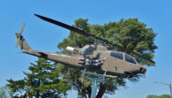 BELL AH-1F COBRA HELICOPTER MEMORIAL AIRCRAFT