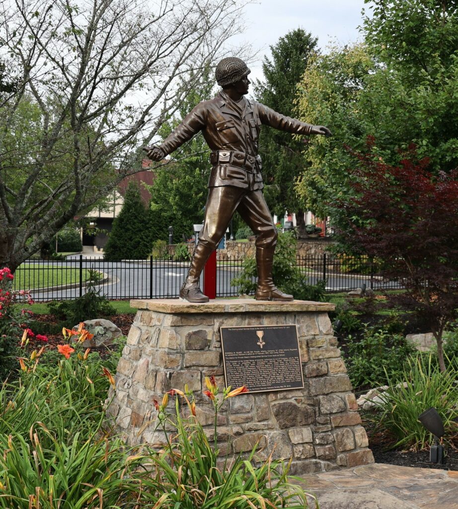 RONALD H. GLAZE DISTINGUISHED SERVICE CROSS WAR MEMORIAL