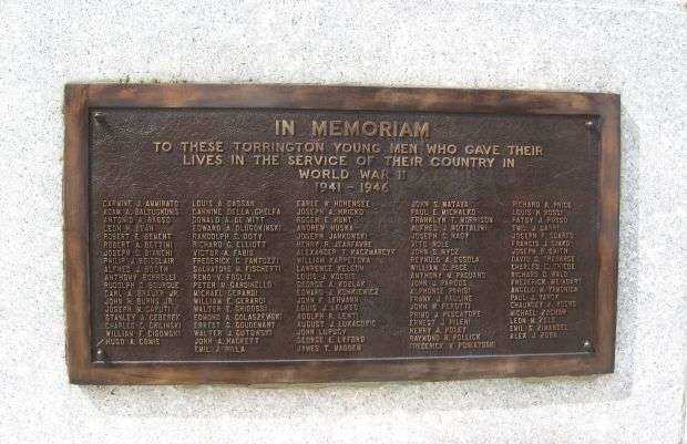 TORRINGTON VETERANS MEMORIAL WORLD WAR II DEAD PLAQUE