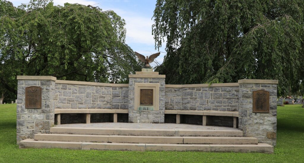 MERCERSBURG HALF-CIRCLE VETERANS PLAZA
