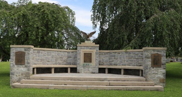 MERCERSBURG HALF-CIRCLE VETERANS PLAZA