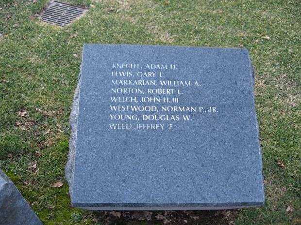 CONNECTICUT VETERANS MEMORIAL WEST HARTFORD VIETNAM WAR STONE B