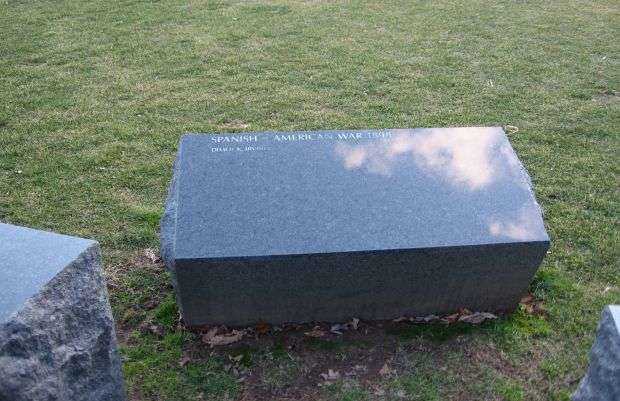 CONNECTICUT VETERANS MEMORIAL WEST HARTFORD SPANISH-AMERICAN WAR STONE