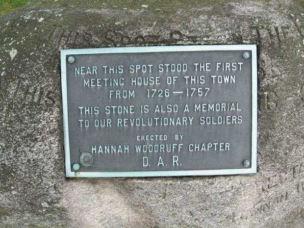 SOUTHINGTON REVOLUTIONARY SOLDIERS WAR MEMORIAL