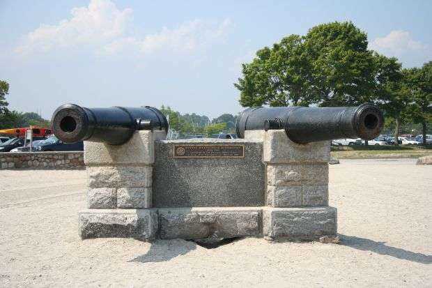 BATTLE OF WESTPORT WAR MEMORIAL CANNON