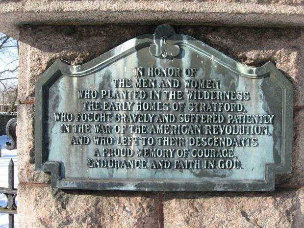 IN HONOR OF THE MEN AND WOMEN REVOLUTIONARY WAR MEMORIAL PLAQUE