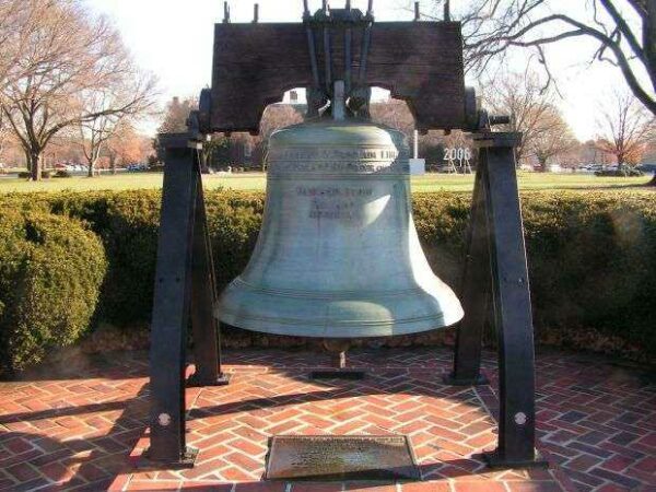 LIBERTY BELL REPRODUCTION MEMORIAL