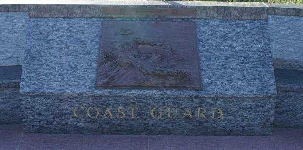 THE LONE SAILOR MEMORIAL COAST GUARD PALQUE