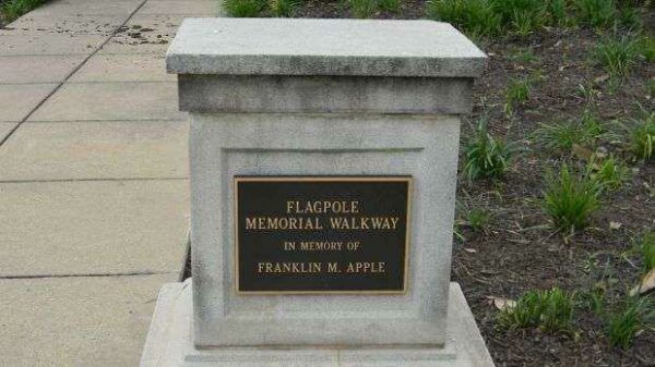 PHARMACISTS FLAGPOLE MEMORIAL WALKWAY PLAQUE