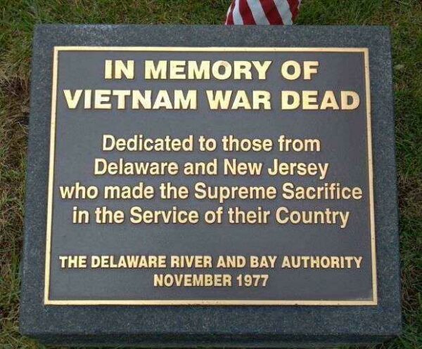 DELAWARE RIVER AND BAY AUTHORITY VIETNAM MEMORIAL PLAQUE