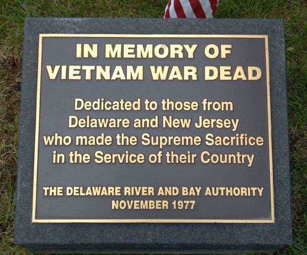 DELAWARE RIVER AND BAY AUTHORITY VIETNAM MEMORIAL PLAQUE