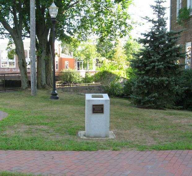 USS PAWCATUCK VETERANS MEMORIAL