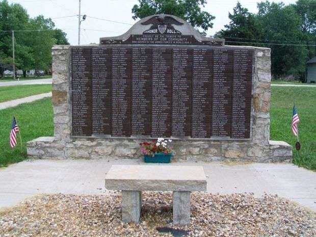 LACYGNE WORLD WAR II HONOR ROLL MEMORIAL