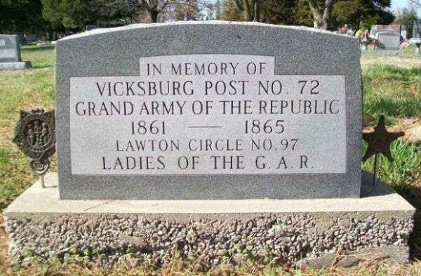 MOUNT HOPE CEMETERY G.A.R. POST NO. 72 WAR MEMORIAL