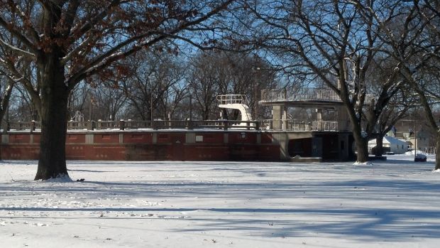 DIXON MEMORIAL SWIMMING POOL