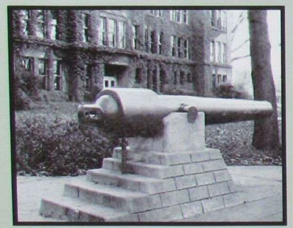 RIVERFRONT PARK PARROTT CIVIL WAR MEMORIAL CANNON