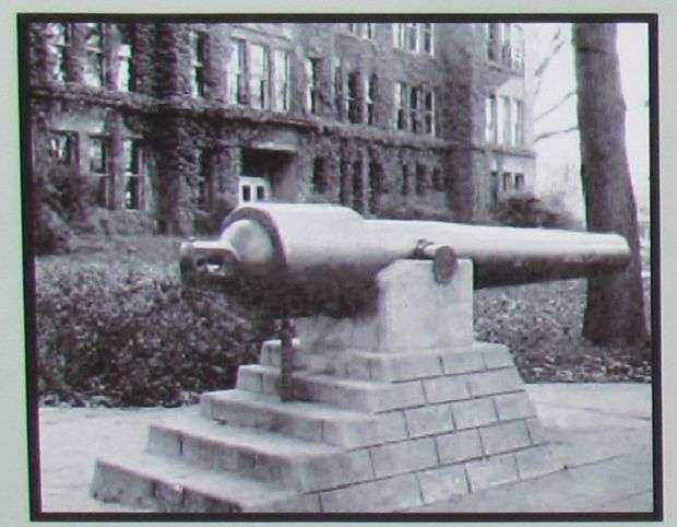 RIVERFRONT PARK PARROTT CIVIL WAR MEMORIAL CANNON