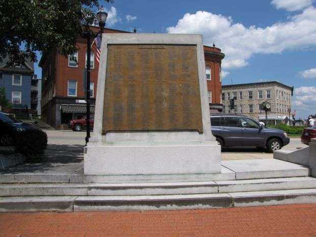 IN HONOR OF THOSE WHO FOUGHT FOR OUR COUNTRY MEMORIAL BACK