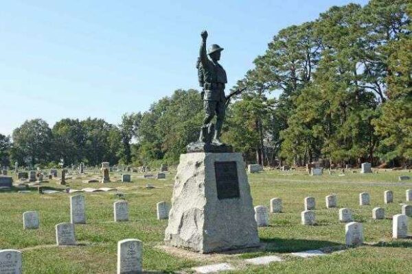 CRISFIELD WORLD WAR I MEMORIAL