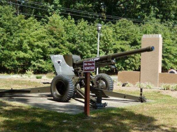 ABERDEEN 110MM T74 HOWITZER ARTILLERY MEMORIAL