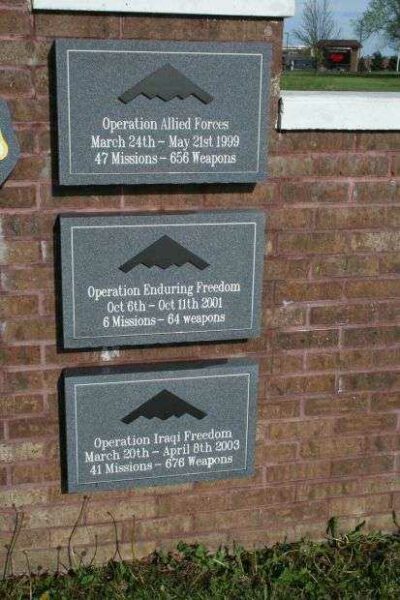 WHITEMAN AFB MEMORIAL PARK PALQUES